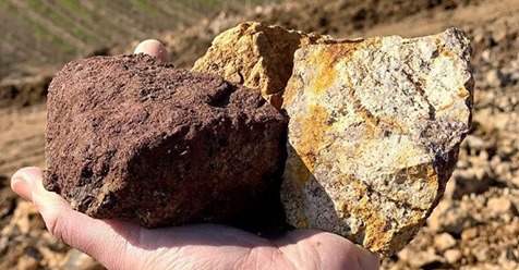 Dai terreni di un vigneto riemergono i colori del vulcano